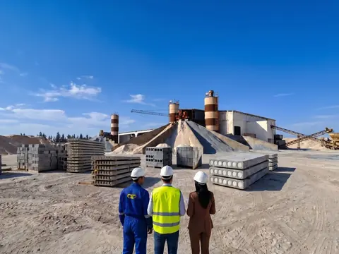 GEP team on the yard of the Jbel El Ouest plant, Zaghouan